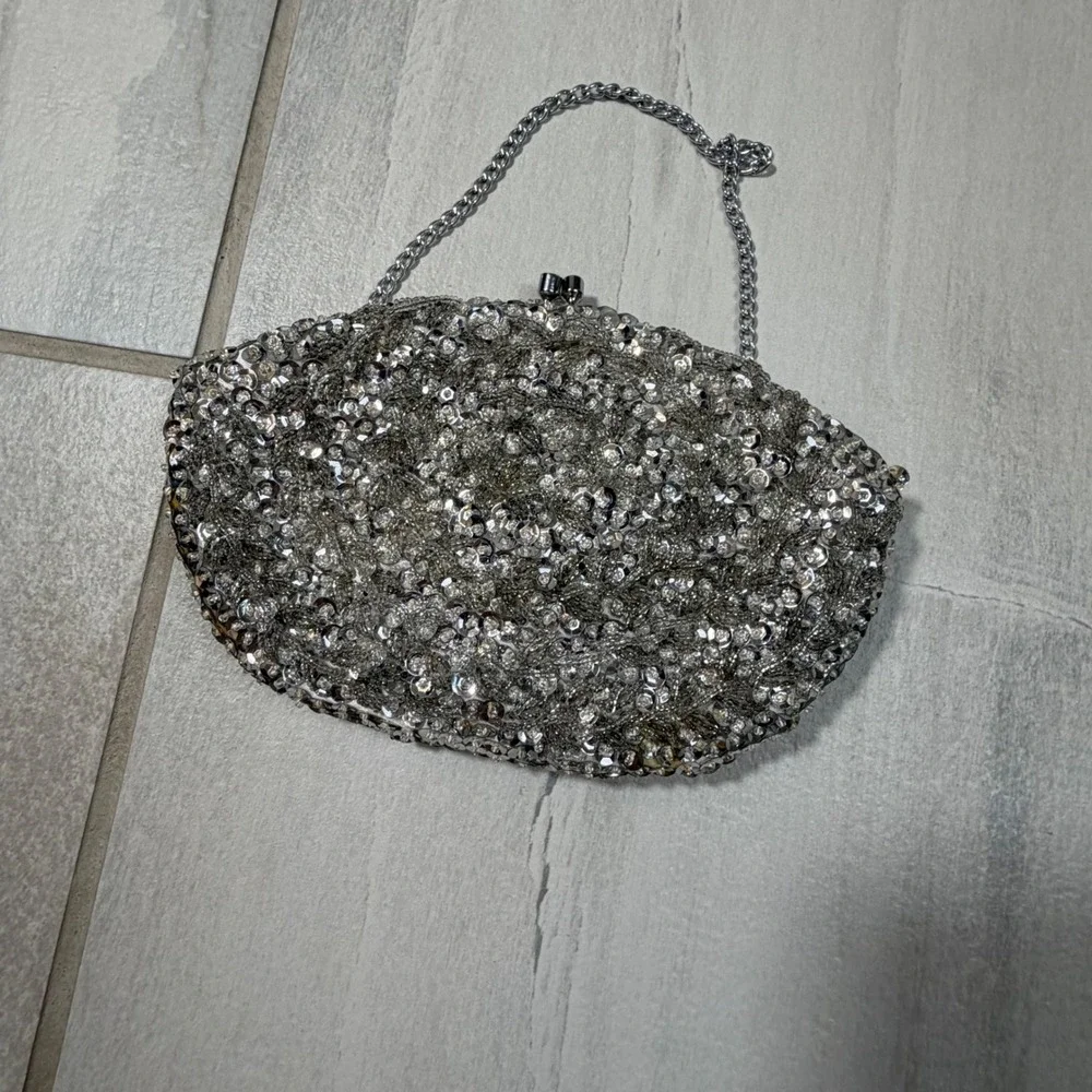 Vintage Handmade Hong Kong Silver Sequined Kiss Lock Evening Clutch Bag